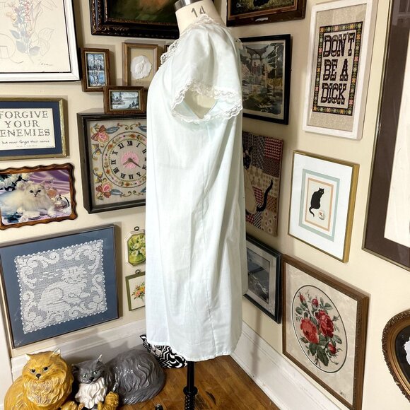 80s Vintage Sears Pastel Green Lightweight Button Front Midi Nightgown with Lace - Picture 3 of 5
